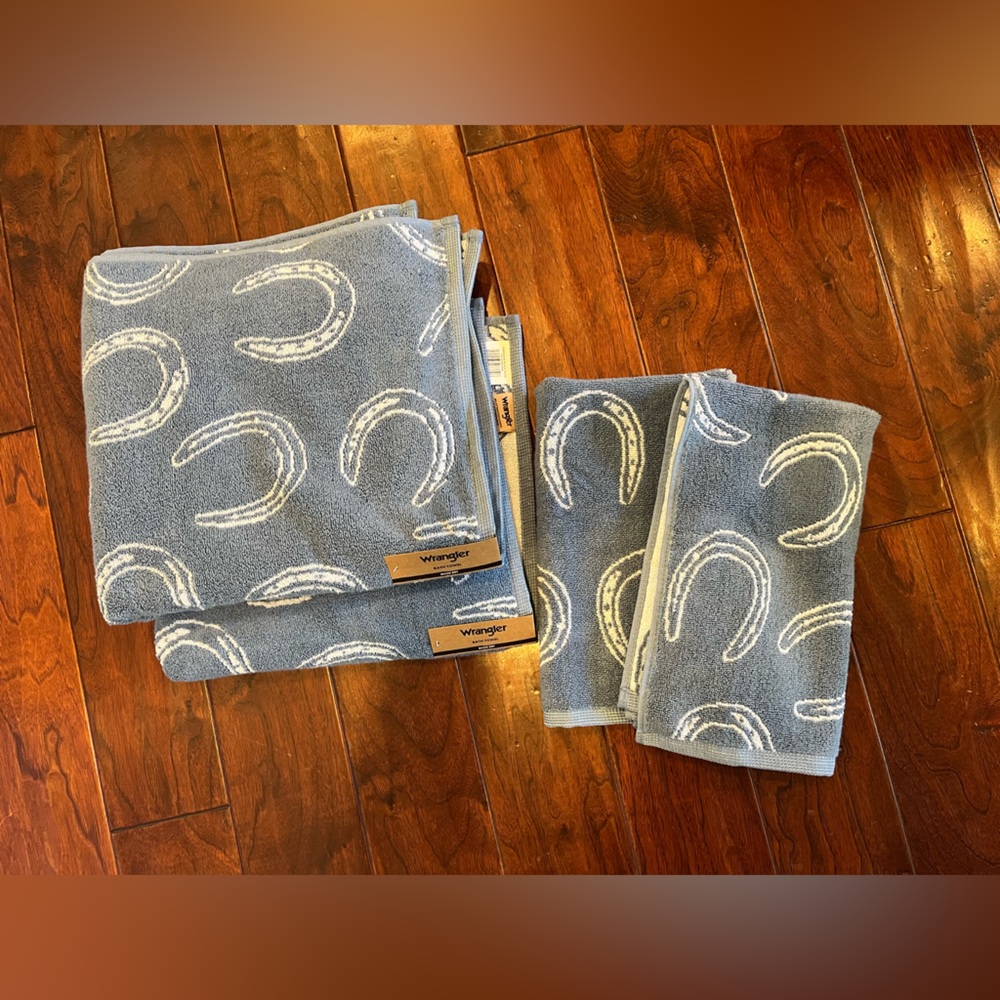 Wrangler Blue and White Horseshoe Bath and Hand Towels